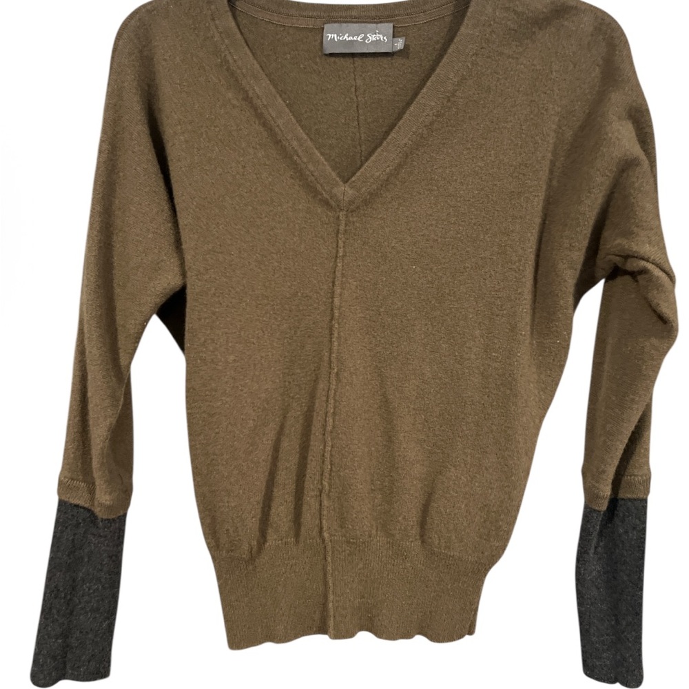 Michael Stars V-Neck Sweater in Greenish/Brown with dark Gray Sleeves